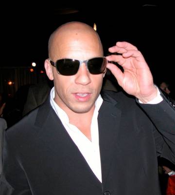 b2ap3_thumbnail_vin-diesel-designer-ic-berlin-sunglasses.jpg